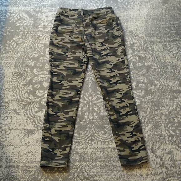 Junior's size 9 high rise skinny camo pants - Picture 4 of 5